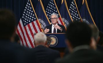 Desafiada por Trump, Fed mantiene tasas y alerta de riesgo inflacionario Desafiada por Trump, Fed mantiene tasas y alerta de riesgo inflacionario