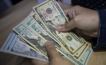 ¿Cómo cerraron el dólar paralelo y el oficial este jueves?