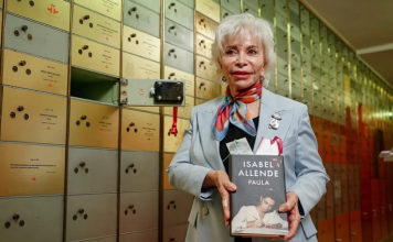 Isabel Allende leaves her legacy in the box of the letters of the Cervantes Institute Isabel Allende leaves her legacy in the box of the letters of the Cervantes Institute