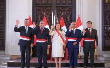 Boluarte cambia 3 ministros en Perú antes de moción de censura contra poderoso jefe de gabinete