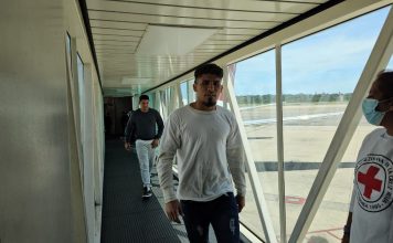 Otros 193 migrantes venezolanos regresan al país desde EE UU