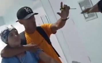 Un hombre tomó como rehén a una doctora en el Hospital Central de Maracay porque no atendían a su hijo Un hombre tomó como rehén a una doctora en el Hospital Central de Maracay porque no atendían a su hijo