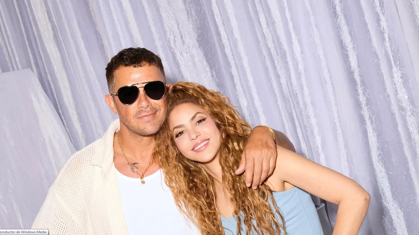 Shakira and Alejandro Sanz sang together again