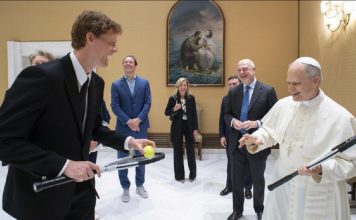 El papa León XIV se encuentra con Jannik Sinner