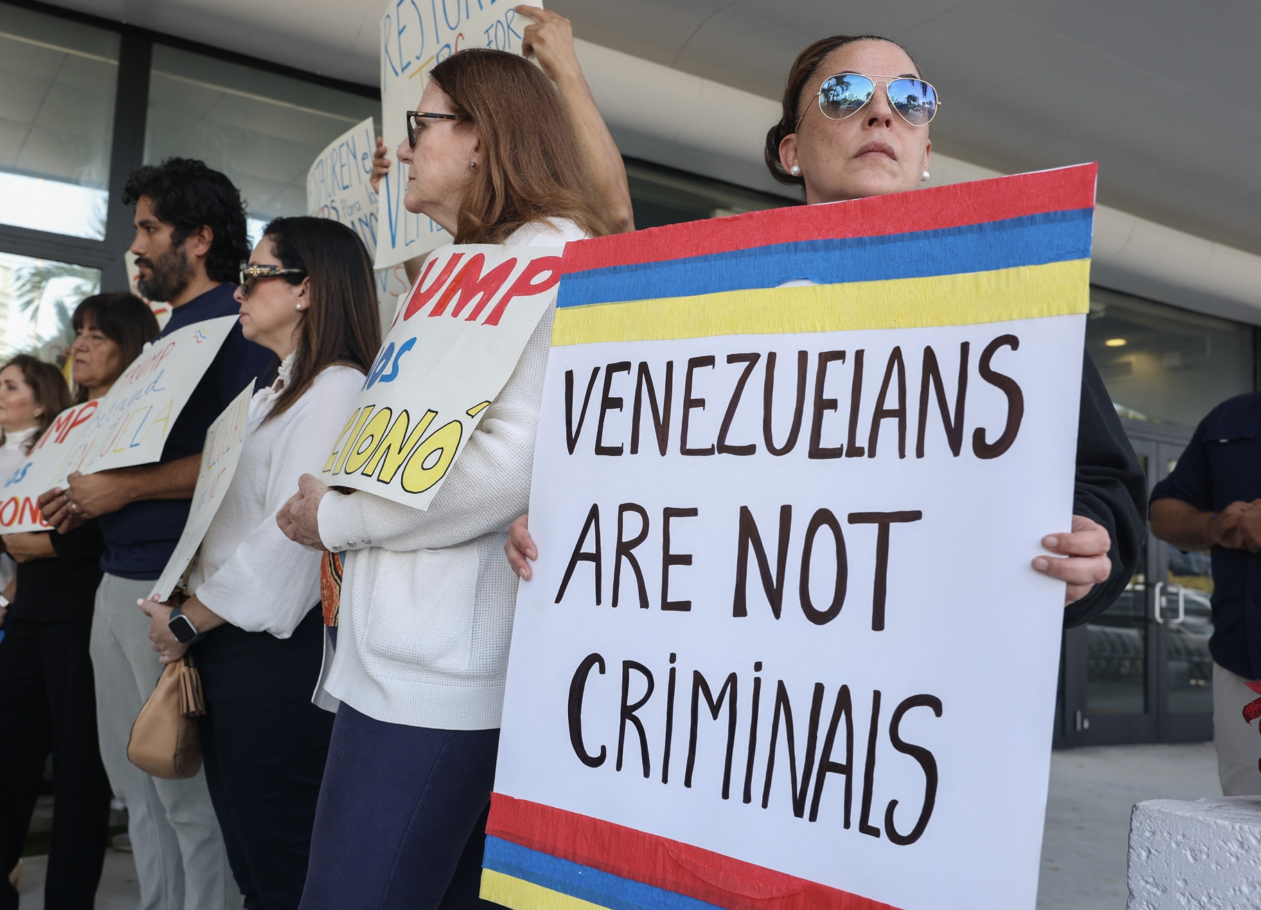 Congresistas demócratas expresaron que los venezolanos con TPS se encuentran en el limbo y rechazaron las políticas de Trump.