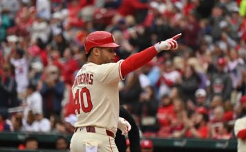 Willson Contreras la sacó del parque en la victoria de los Cardenales Willson Contreras la sacó del parque en la victoria de los Cardenales