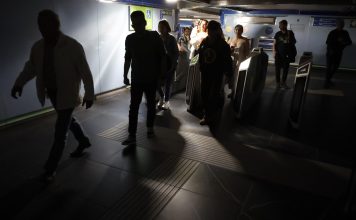 Apagón en España: gobierno y expertos difieren sobre la posible causa Apagón en España: gobierno y expertos difieren sobre la posible causa