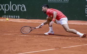 Djokovic celebra su 38 cumpleaños con un triunfo