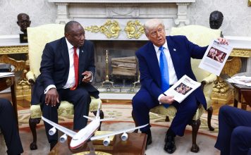 [VIDEO] Así fue la reunión con el presidente surafricano en la que Trump denunció un genocidio contra los blancos