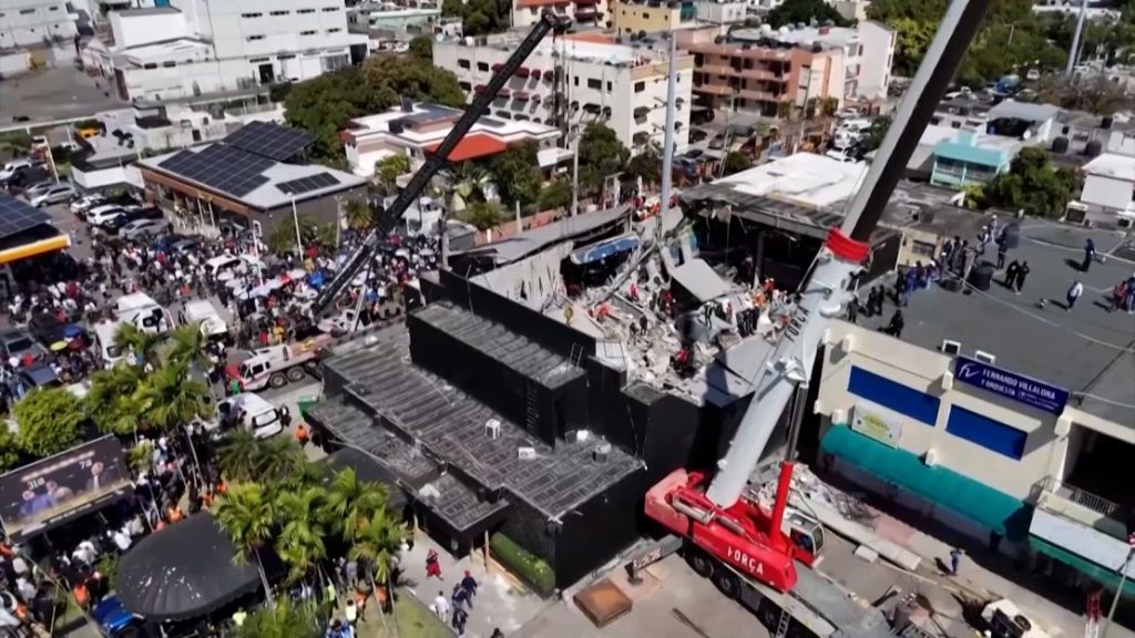 El techo colapsó la madrugada del 8 de abril durante una presentación del cantante de merengue Rubby Pérez