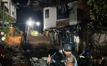 Cinco muertos y dos desaparecidos por un deslave en Medellín