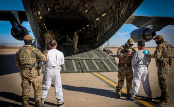 EE UU gastó más de 21 millones de dólares en vuelos de migrantes a Guantánamo