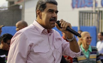Extrabajadores de alcaldía en Margarita piden a Maduro pagos por años de servicio Extrabajadores de alcaldía en Margarita piden a Maduro pagos por años de servicio