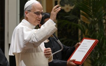 León XIV a otras religiones: «Hoy es tiempo de dialogar y de construir puentes»
