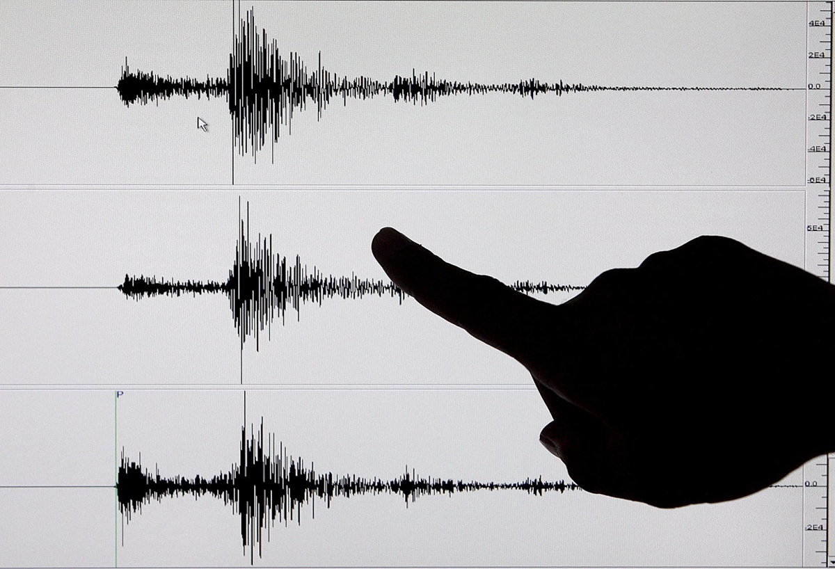 Terremoto de magnitud 5,7 sacudió Indonesia y dañó un centenar de viviendas