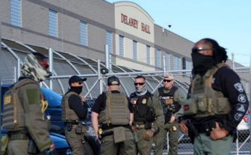 Cuatro migrantes escaparon de centro de detención en Nueva Jersey durante una protesta Cuatro migrantes escaparon de centro de detención en Nueva Jersey durante una protesta