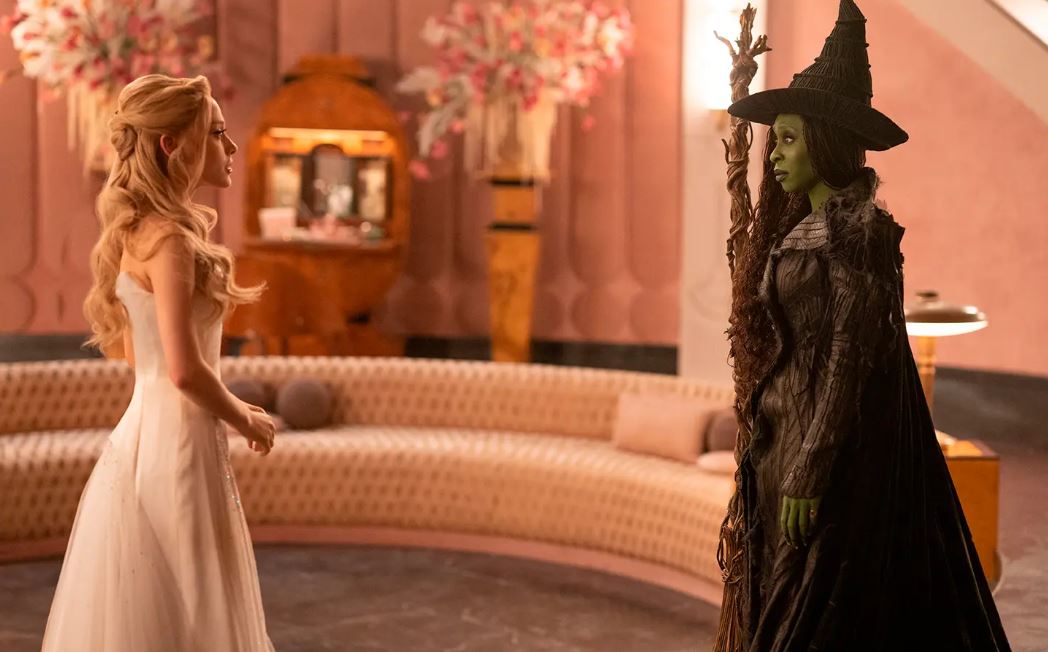 What shows the Wicked trailer: forever? What shows the Wicked trailer: forever?